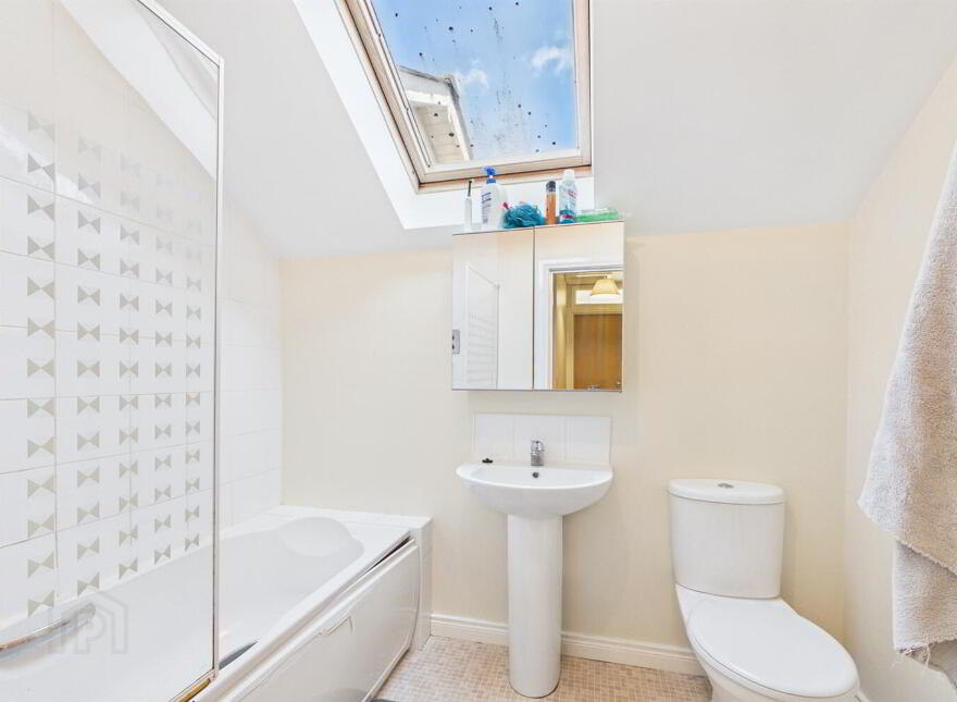 1b Avoniel Parade, Belfast, BT5 4SH
