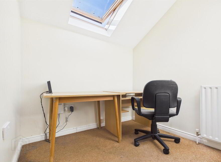 1b Avoniel Parade, Belfast, BT5 4SH
