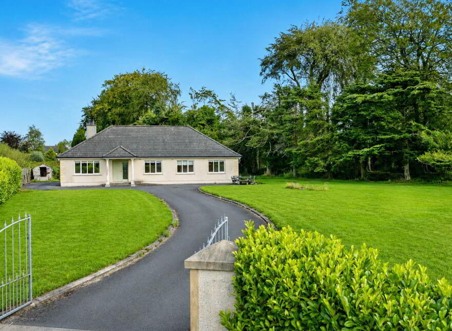 Hollybank, Arva, H12A3W7 photo
