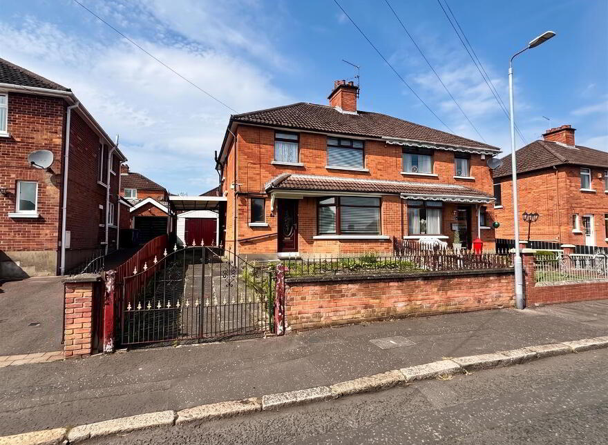 13 Lyndhurst Drive, Belfast, BT13 3PA photo