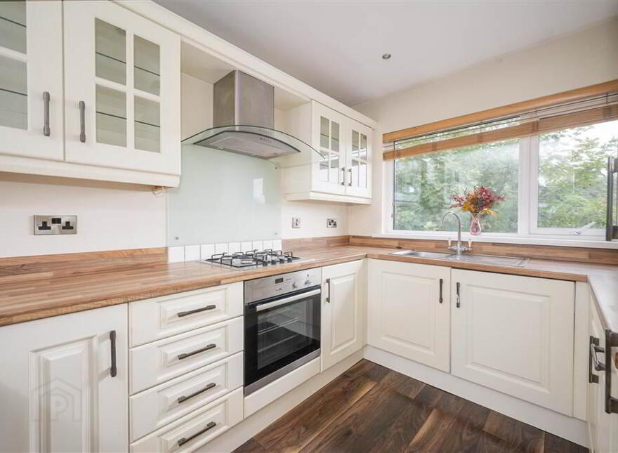 2 Grange Hill, Dunmurry, Belfast, BT17 9AW