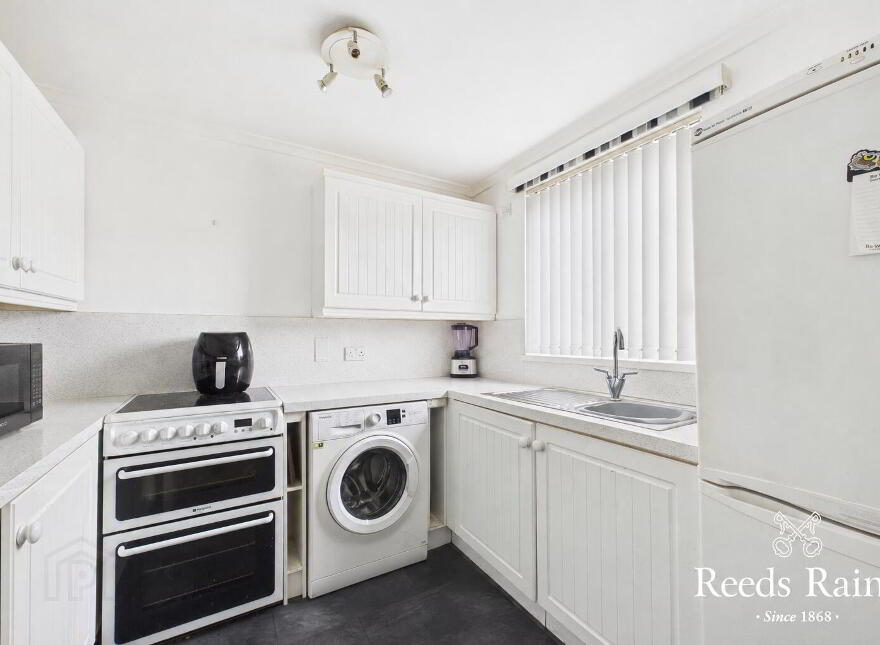 11F Glassillan Grove, Greenisland, Carrickfergus, BT38 8TE