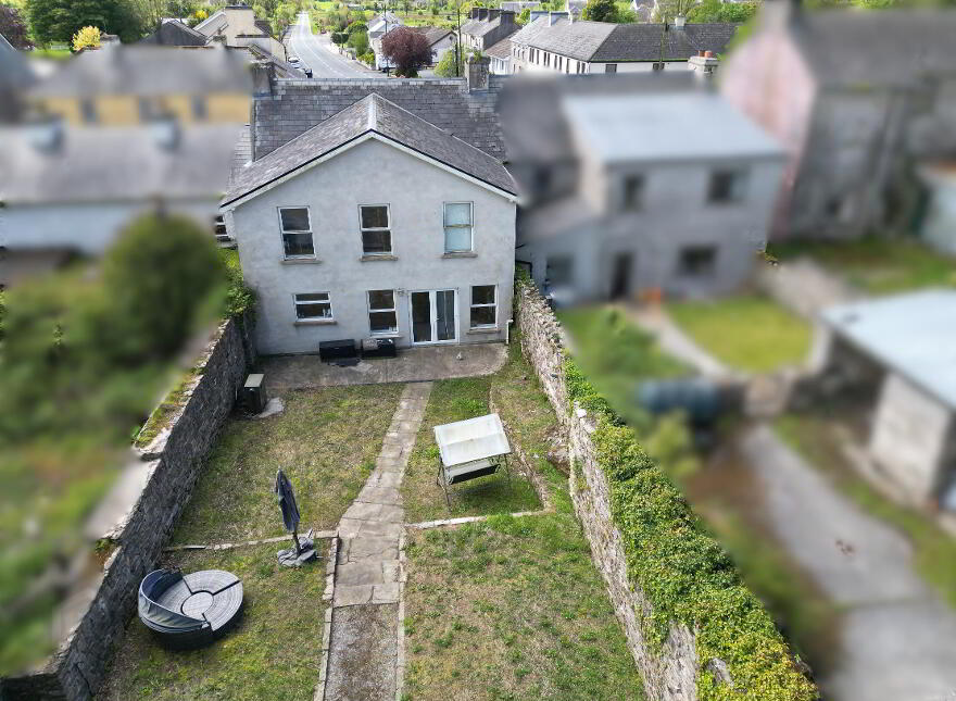 Ballinagare, Castlerea, F45RX00