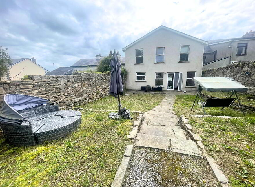 Ballinagare, Castlerea, F45RX00