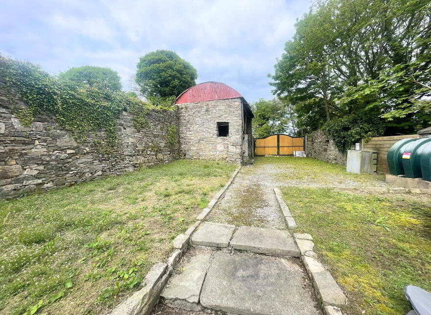 Ballinagare, Castlerea, F45RX00