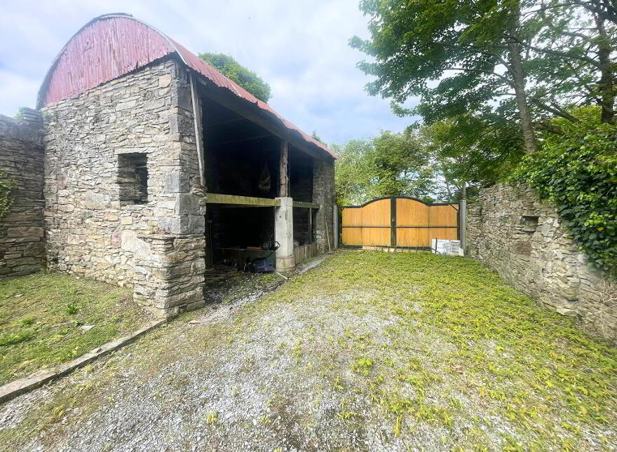 Ballinagare, Castlerea, F45RX00