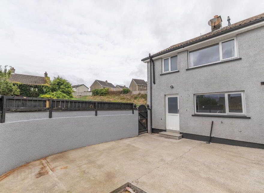 66 Rossmara Park, Warrenpoint, Newry, BT34 3NY