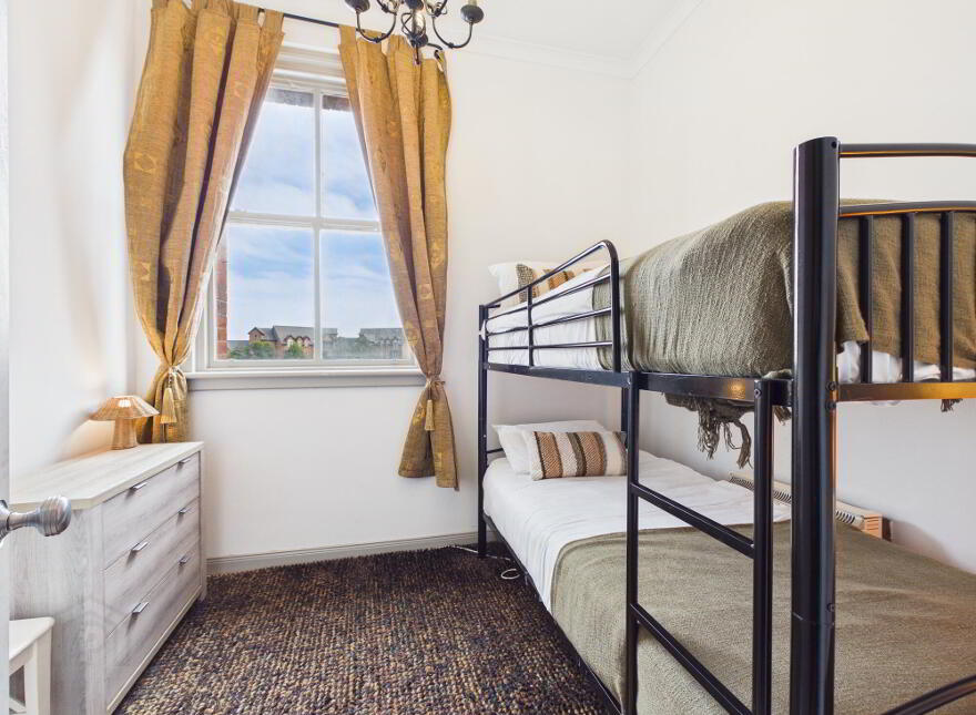 37 Rossmore Apartments, Ormeau Road, Belfast, BT7 3LA
