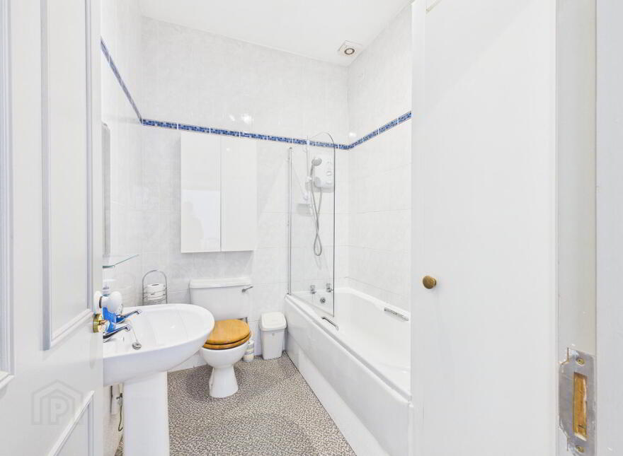 37 Rossmore Apartments, Ormeau Road, Belfast, BT7 3LA