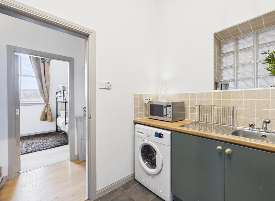 37 Rossmore Apartments, Ormeau Road, Belfast, BT7 3LA