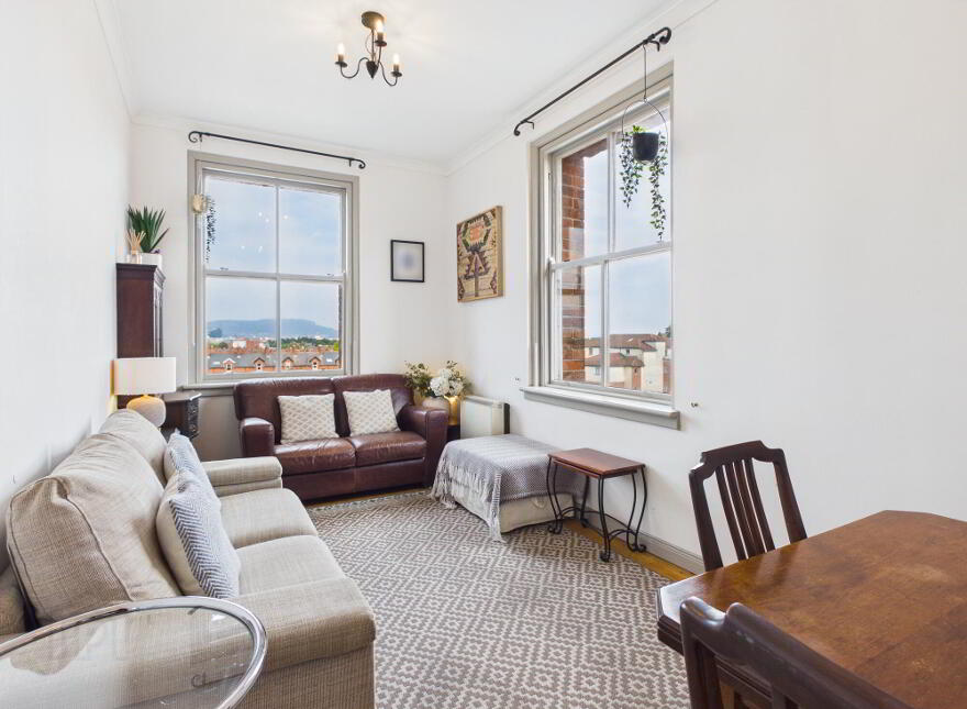37 Rossmore Apartments, Ormeau Road, Belfast, BT7 3LA