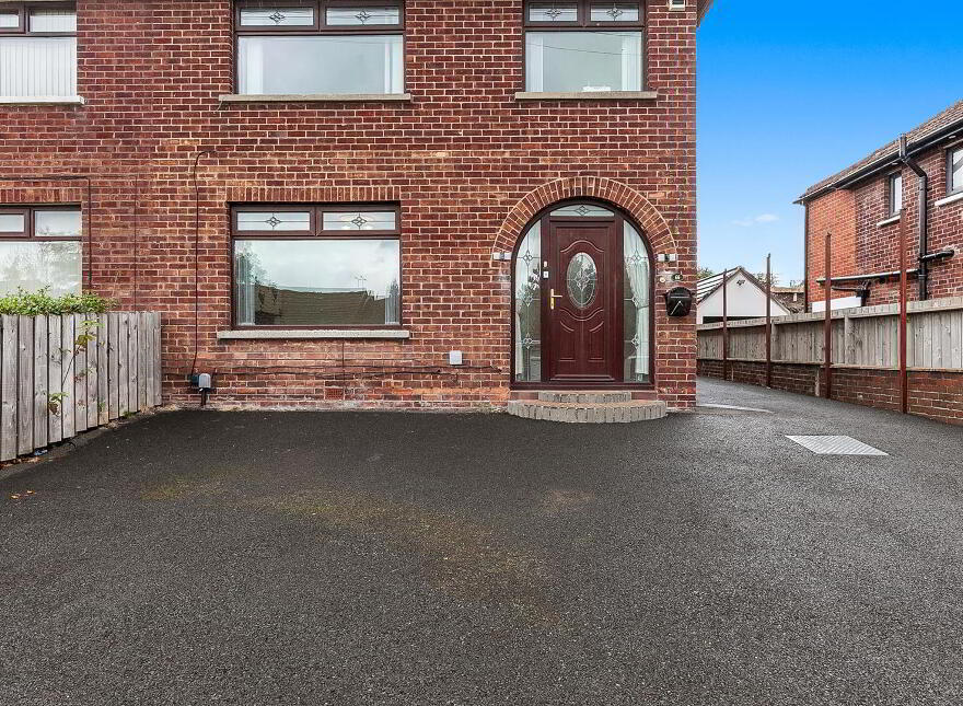66 Owenvarragh Park, Andersonstown, Belfast, BT11 9BE