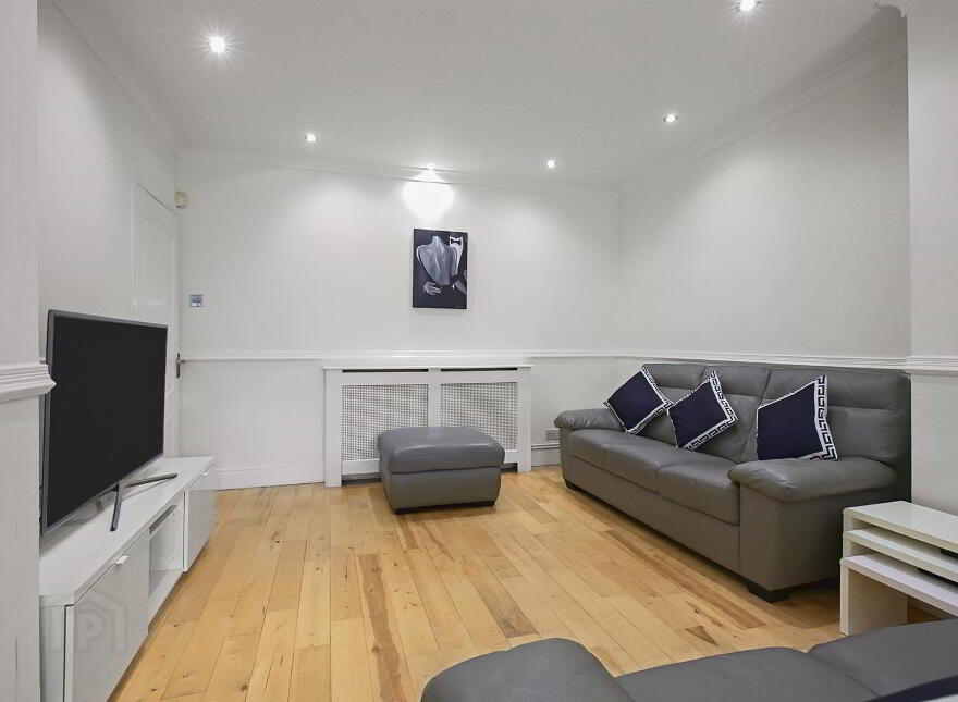 66 Owenvarragh Park, Andersonstown, Belfast, BT11 9BE