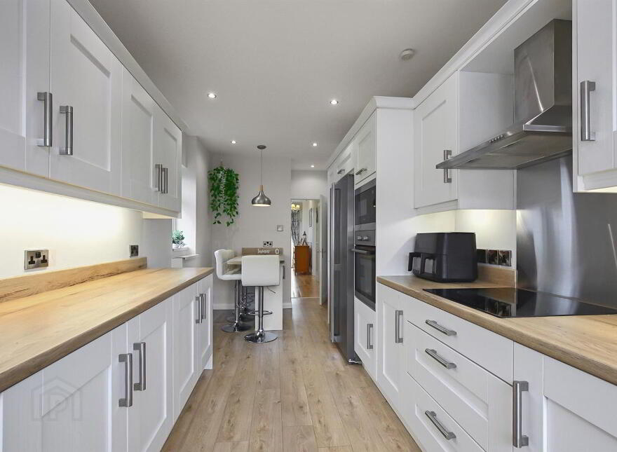 66 Owenvarragh Park, Andersonstown, Belfast, BT11 9BE