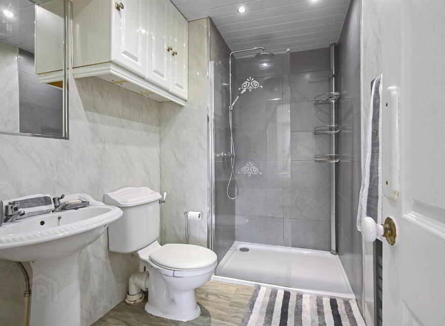 66 Owenvarragh Park, Andersonstown, Belfast, BT11 9BE