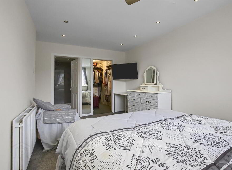 66 Owenvarragh Park, Andersonstown, Belfast, BT11 9BE