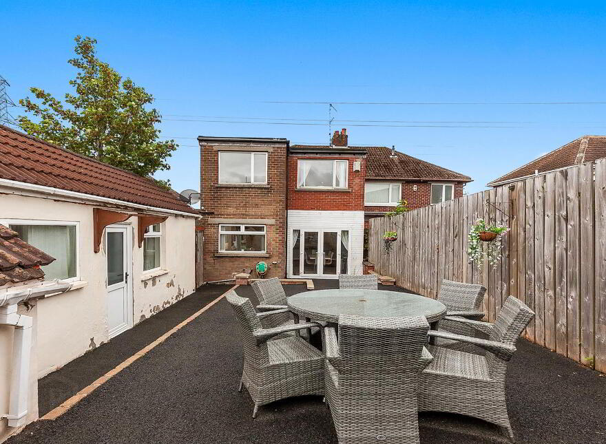 66 Owenvarragh Park, Andersonstown, Belfast, BT11 9BE