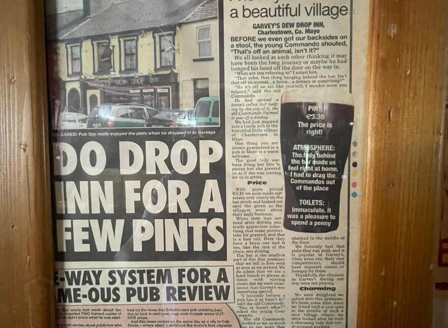 Garveys Dew Drop Inn, Market Square, Charlestown, F12P583