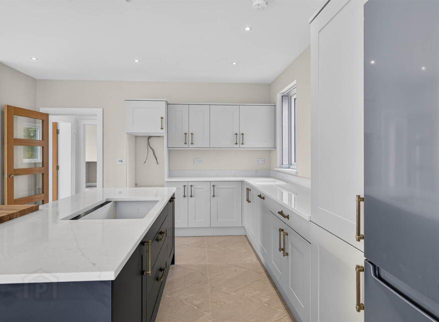 11 Larch Hill, Craigavad, Holywood, BT18 0JN
