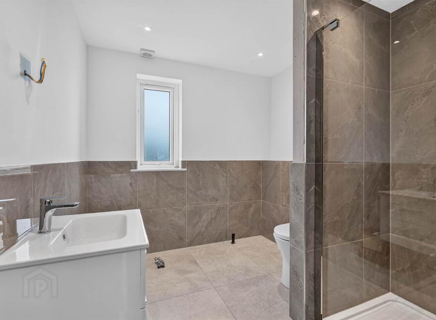 11 Larch Hill, Craigavad, Holywood, BT18 0JN