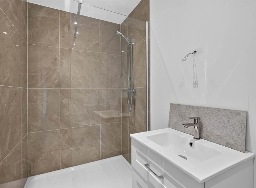 11 Larch Hill, Craigavad, Holywood, BT18 0JN