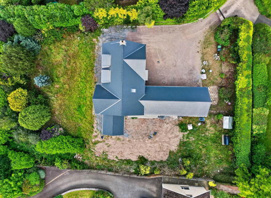 11 Larch Hill, Craigavad, Holywood, BT18 0JN