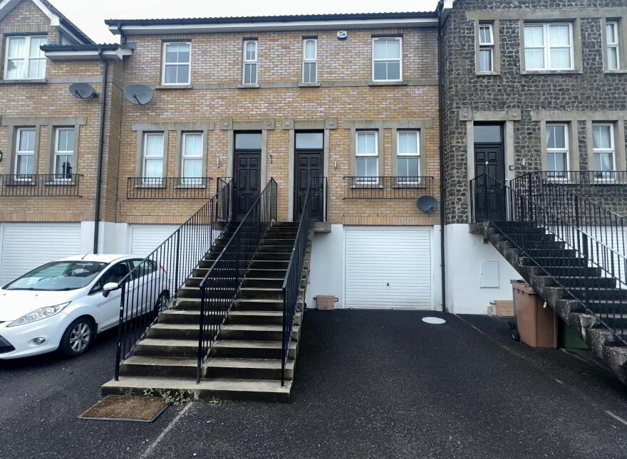 6 Princes Gate, Dromore, BT25 1FR