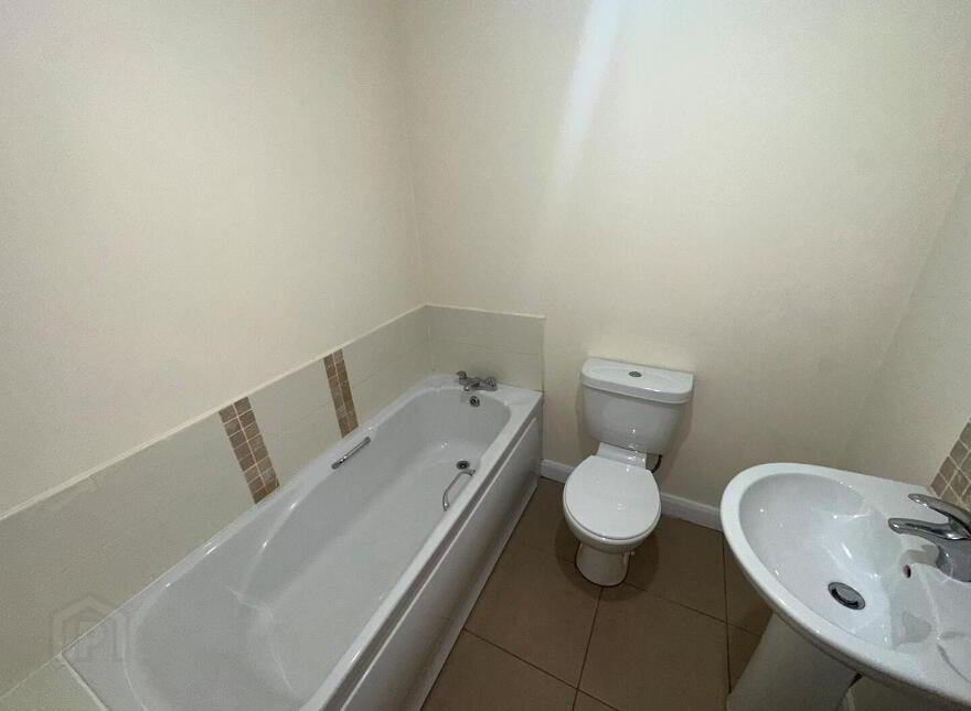 6 Princes Gate, Dromore, BT25 1FR