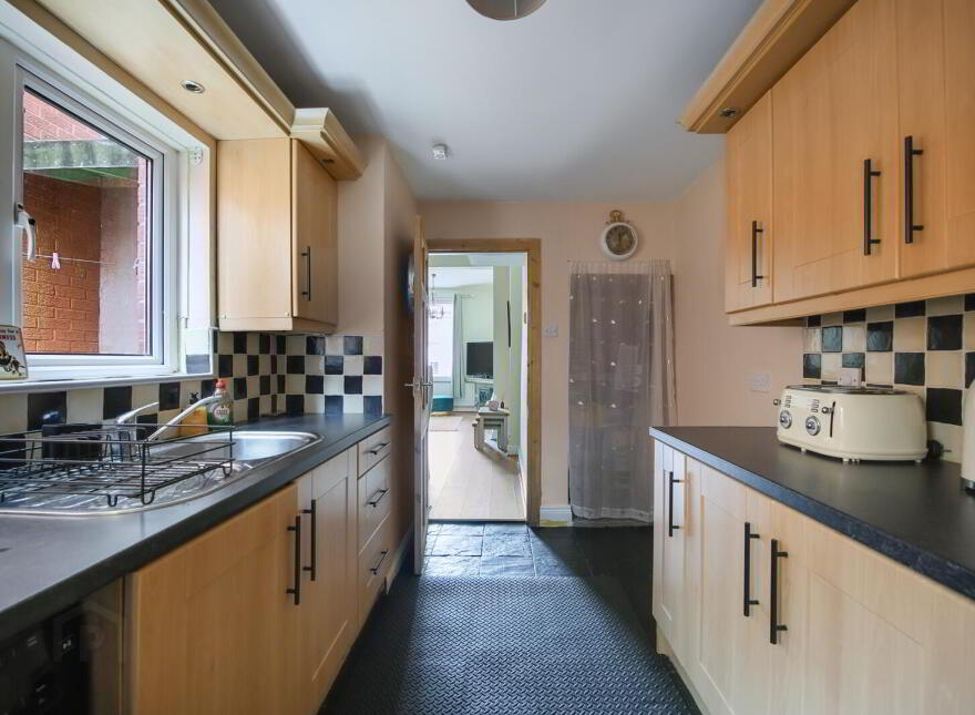 6 Harper Street, Belfast, BT5 4EN