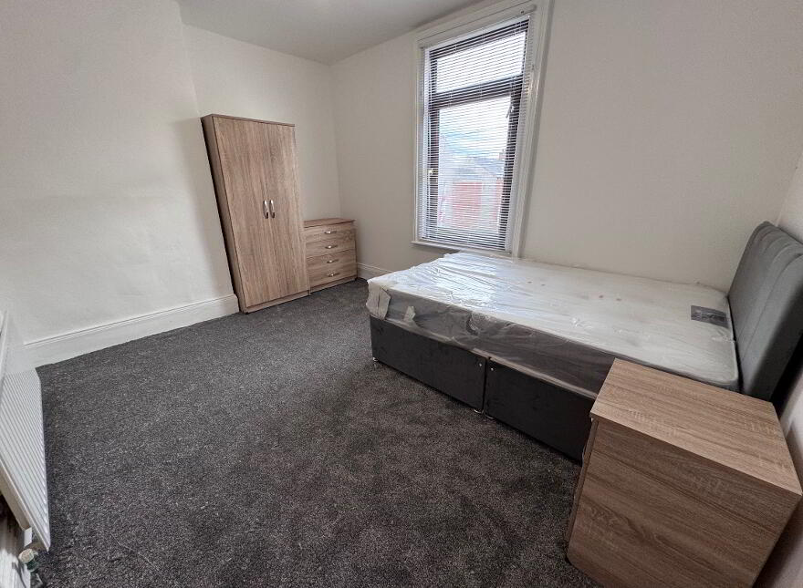27 Eccles Street, Belfast, BT13 3GS