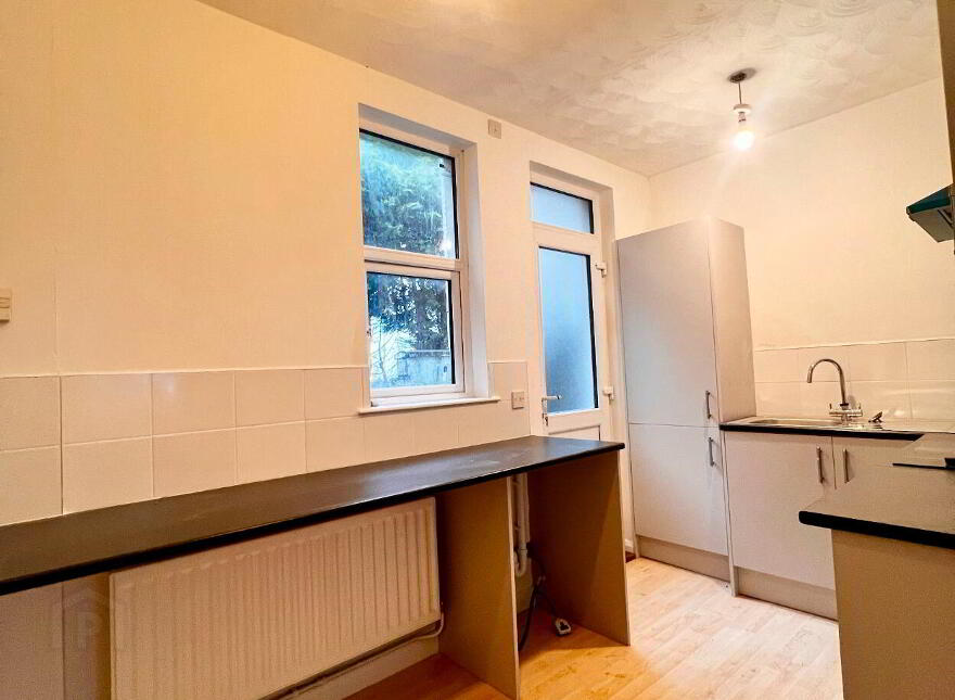 26 Bank Road, Larne, BT40 3AN