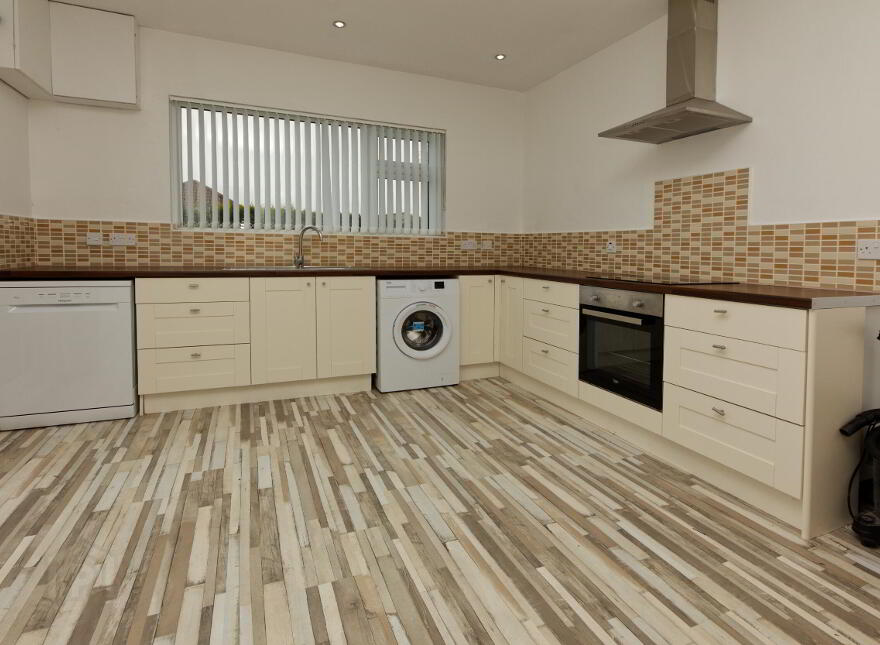 2 Glenariff Park, Bangor, BT20 4UY