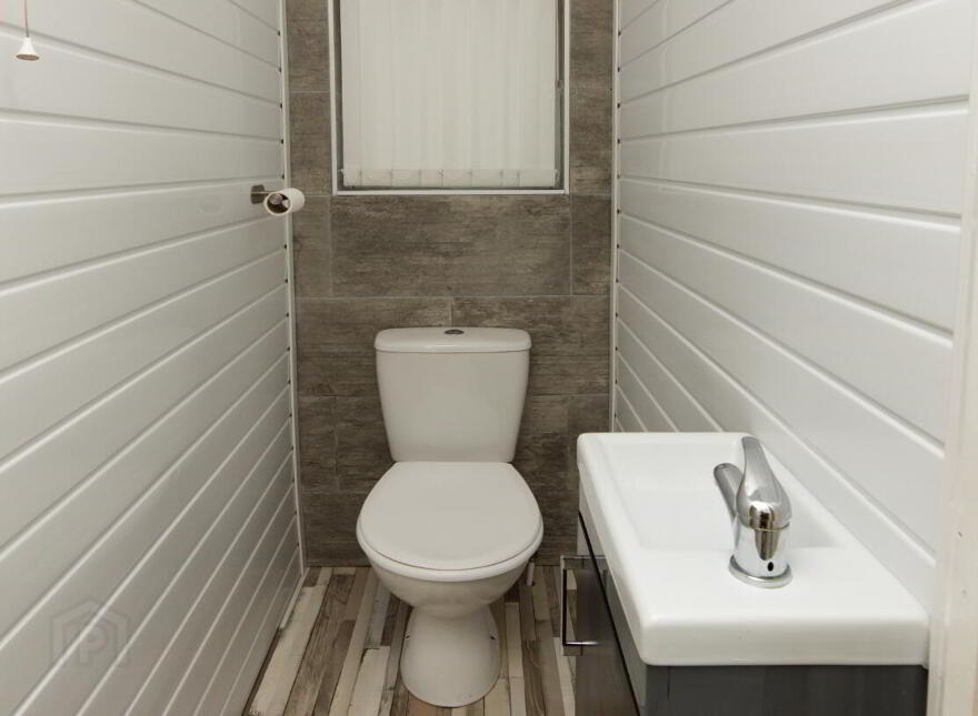 2 Glenariff Park, Bangor, BT20 4UY