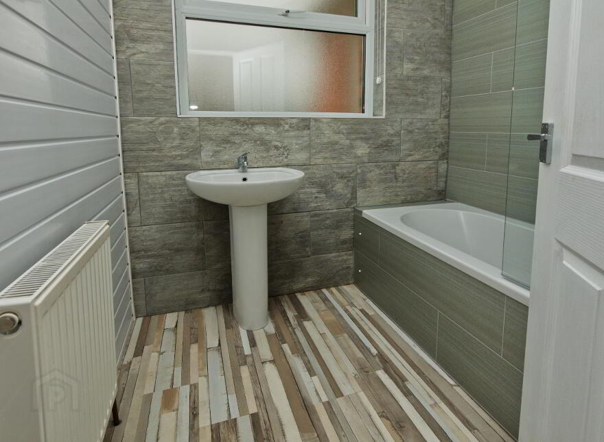 2 Glenariff Park, Bangor, BT20 4UY