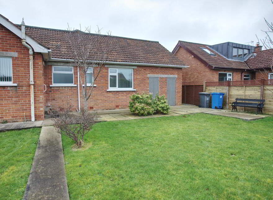 2 Glenariff Park, Bangor, BT20 4UY