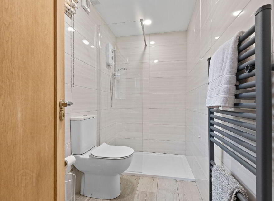 95 Coleraine Road, Portrush, BT56 8HN