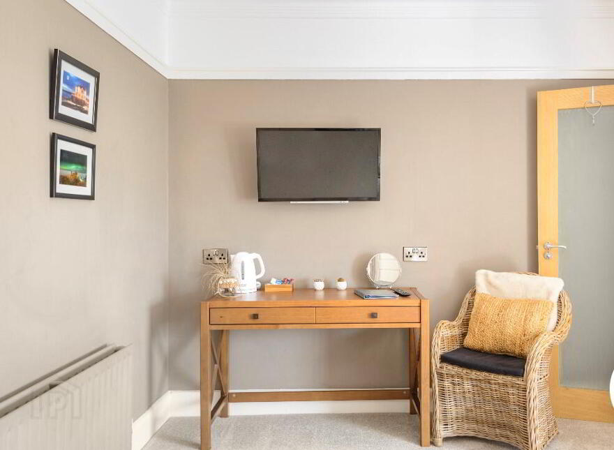 95 Coleraine Road, Portrush, BT56 8HN