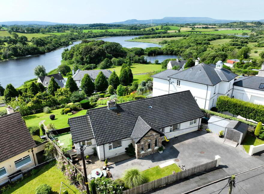 11 Crest Road, Enniskillen, BT74 6JJ