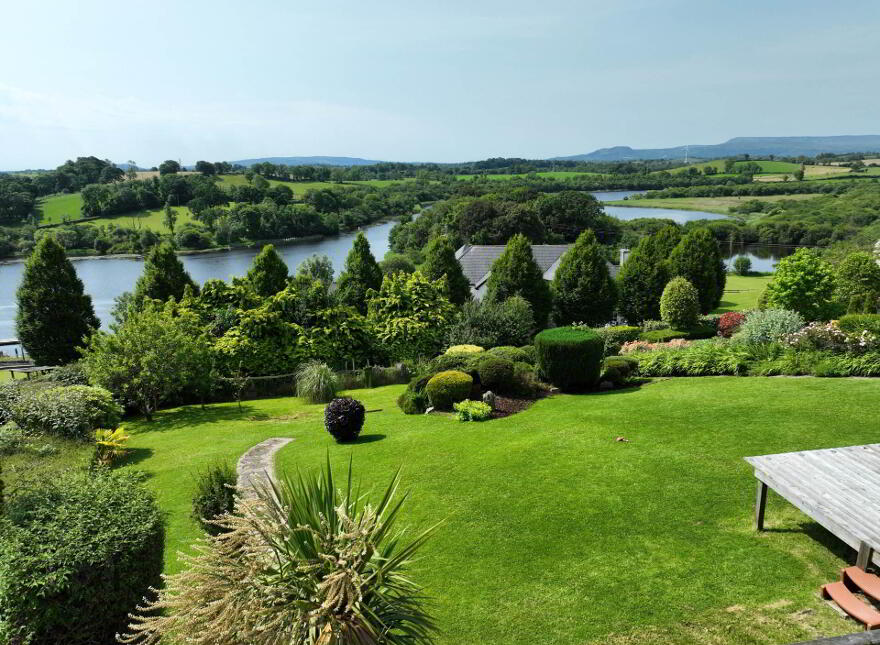11 Crest Road, Enniskillen, BT74 6JJ