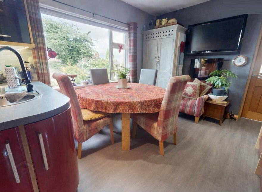 11 Crest Road, Enniskillen, BT74 6JJ