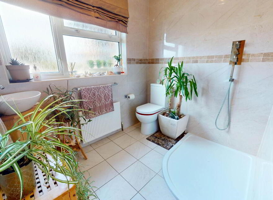 11 Crest Road, Enniskillen, BT74 6JJ