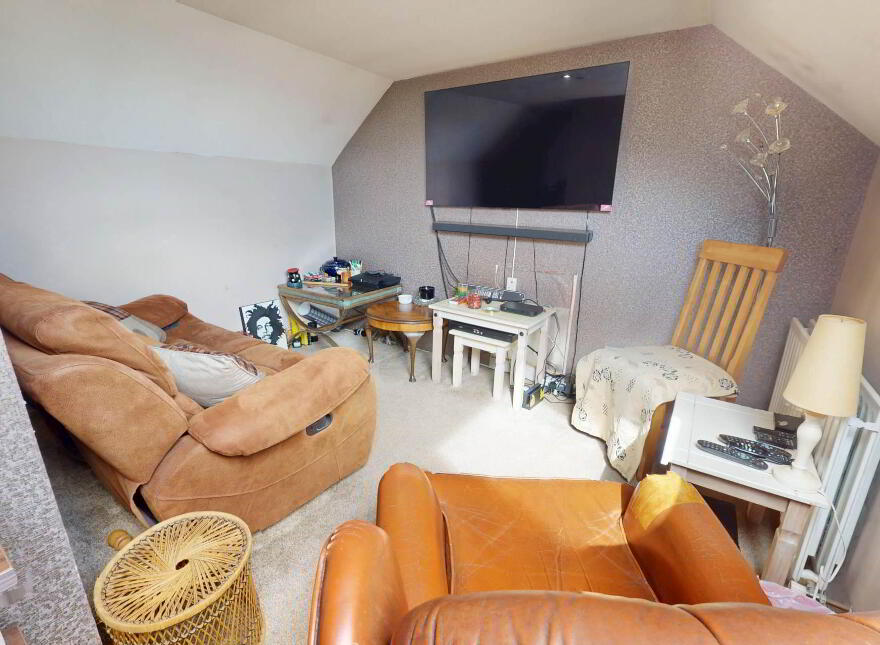 11 Crest Road, Enniskillen, BT74 6JJ