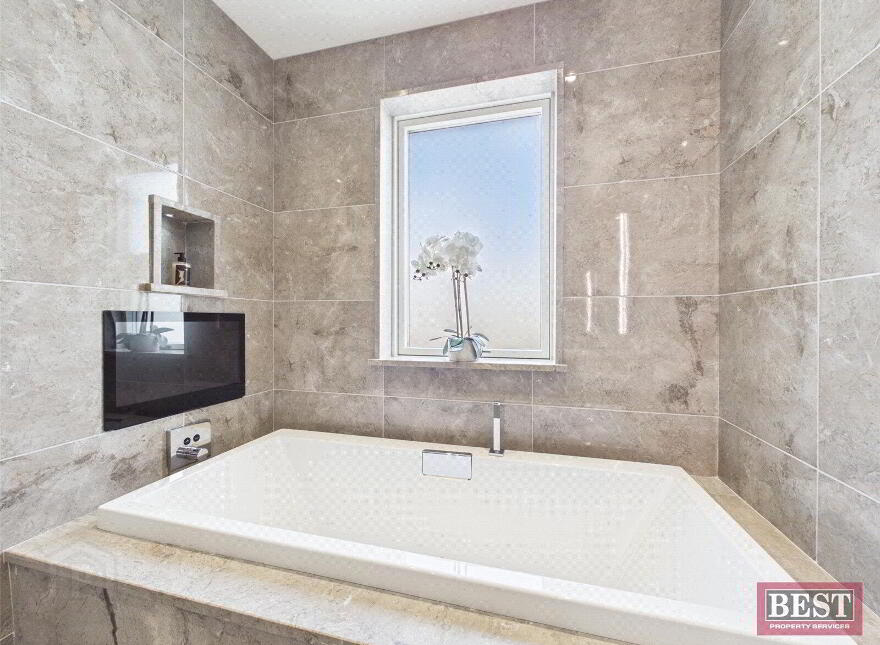 50 Donaghaguy Road, Warrenpoint, Newry, BT34 3PR