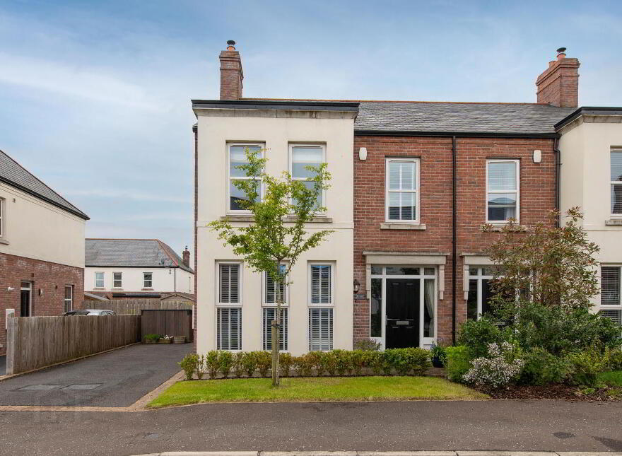 31 Hartley Hall Green, Greenisland, Carrickfergus, BT38 8FU