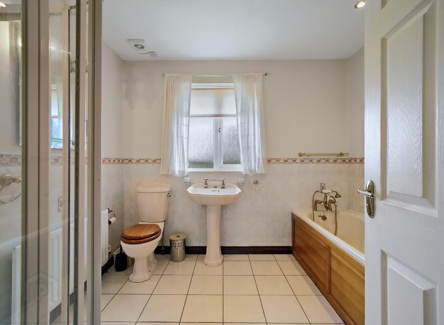 37 High Bangor Road, Donaghadee, BT21 0PB