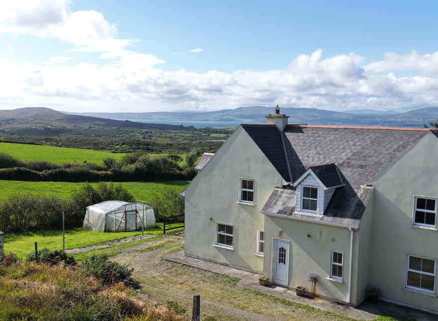 Arderawinny, Schull, P81PC82