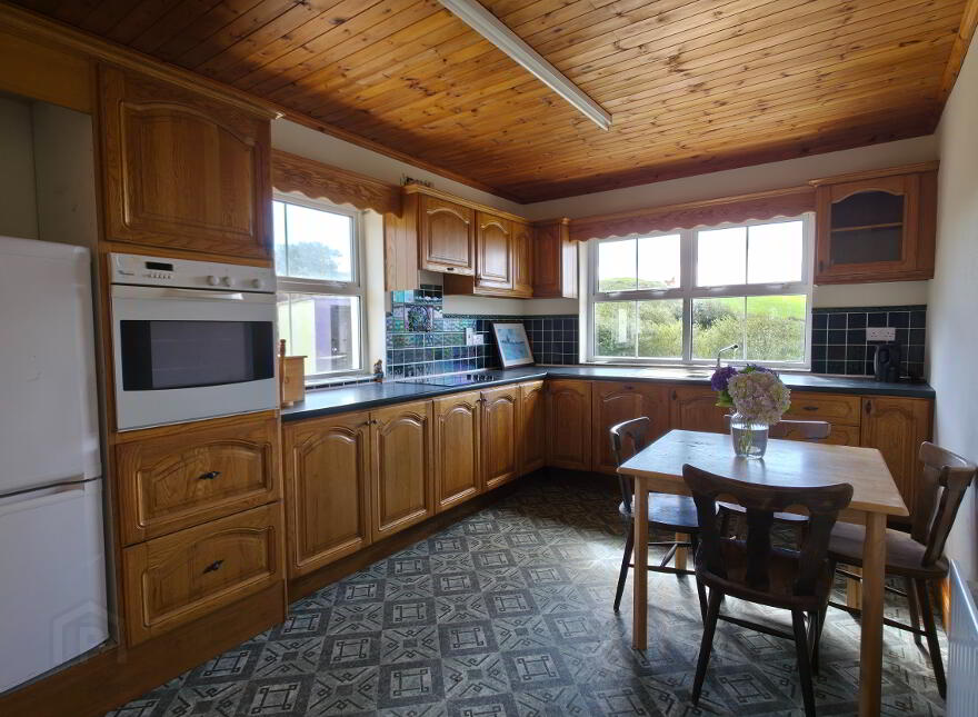 Arderawinny, Schull, P81PC82