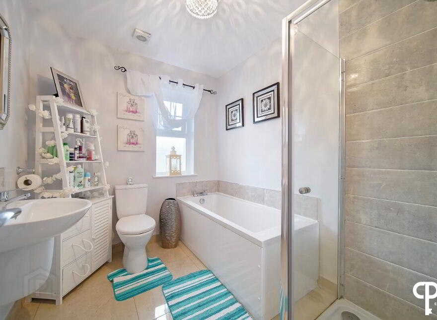 27 Victoria Meadows, Magheramason, Londonderry, BT47 2TX