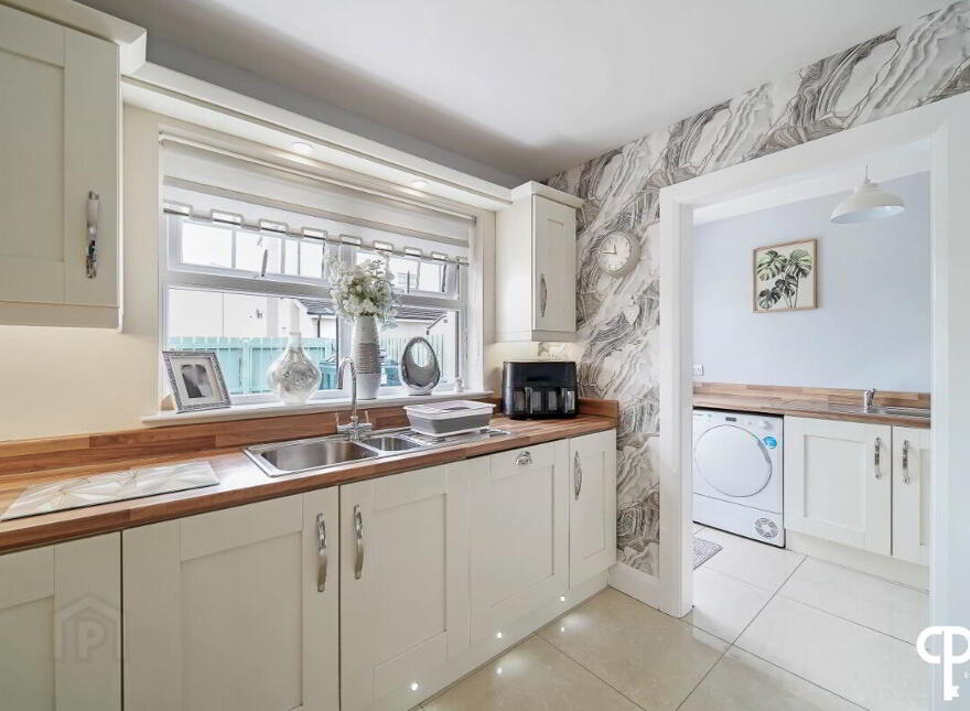 27 Victoria Meadows, Magheramason, Londonderry, BT47 2TX