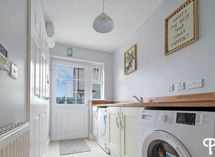27 Victoria Meadows, Magheramason, Londonderry, BT47 2TX